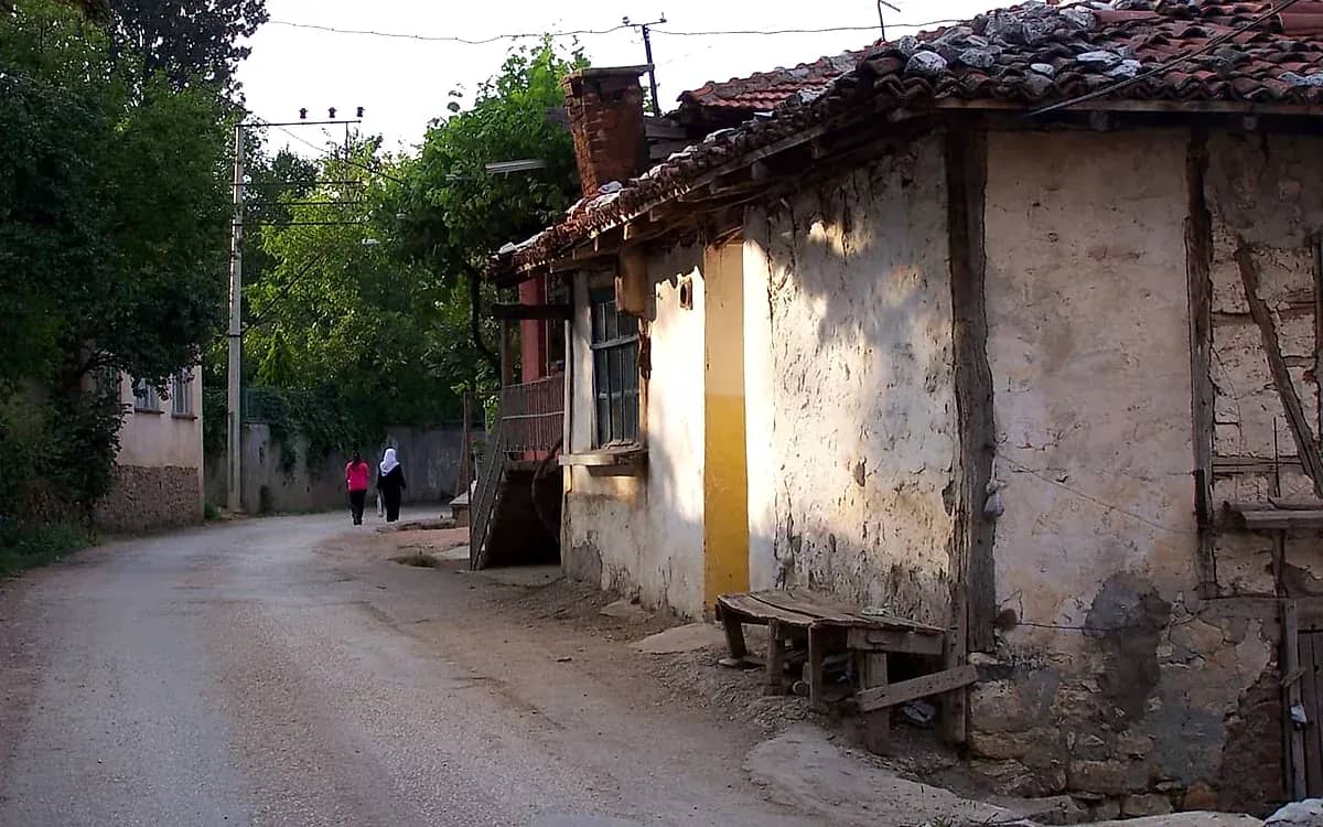 Saitabat Waterfall & Canyon: Güvercinlik Valley & Village Women's Breakfast Guide