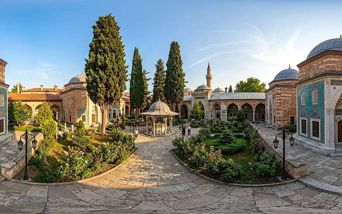 Muradiye-Komplex: Garten der Fürsten, 12 dynastische Gräber & Reiseführer