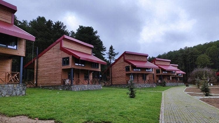Keles Kocayayla Holz-Berghütten | Hochebene