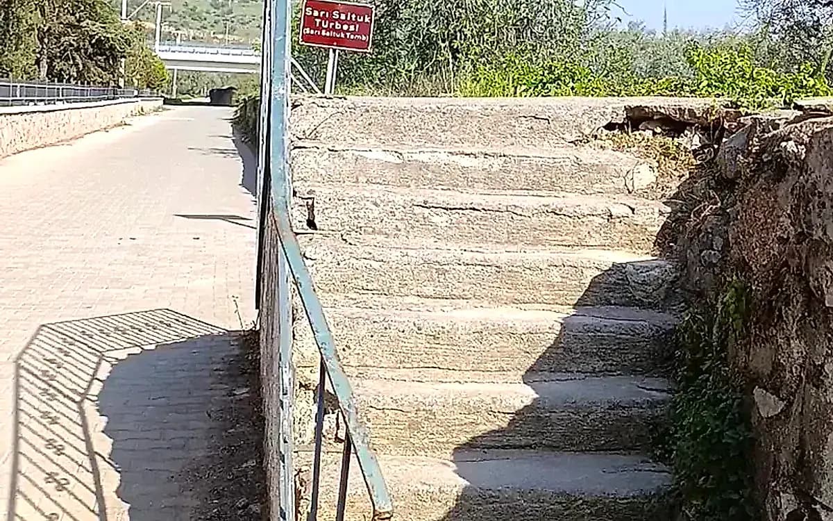 Lala Şahin Paşa Türbesi ve Külliyesi (Mustafakemalpaşa)