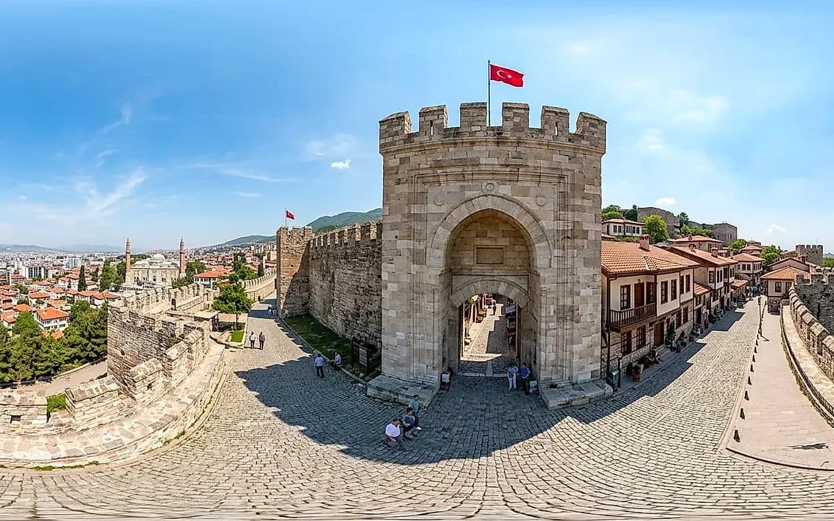 Bursa-Burg und Sultanatstor: 2.200 Jahre alte Mauern, Hisar-Zitadelle & Führer