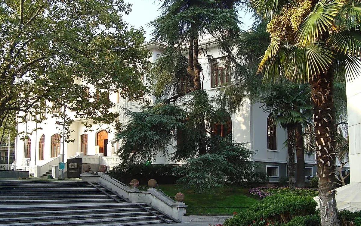Bursa Kent Müzesi (Heykel Eski Adliye Sarayı)
