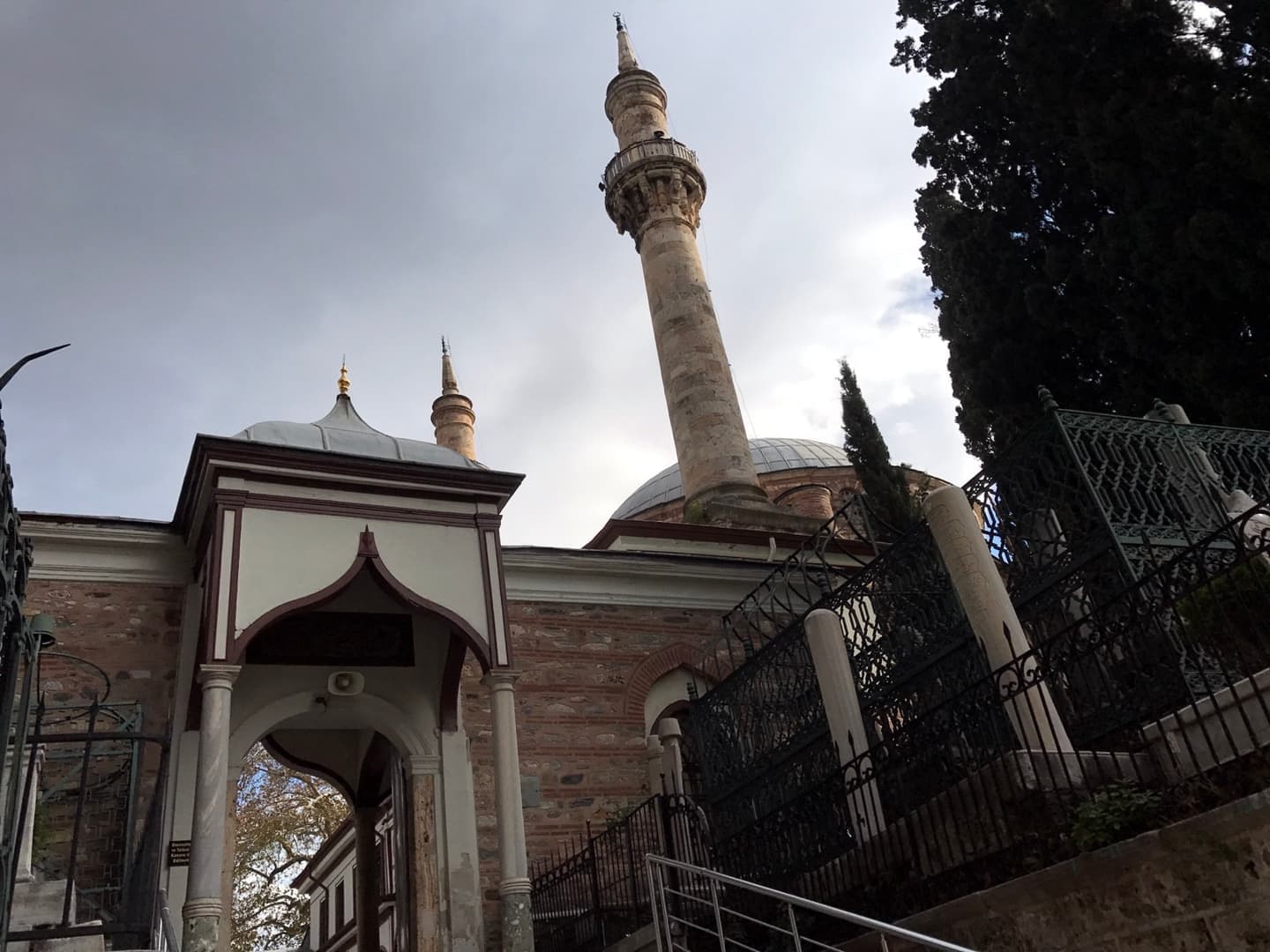 Emir Sultan Mosque and Complex: Bursa's Spiritual Heart, Baroque Courtyard & Guide - Image 4