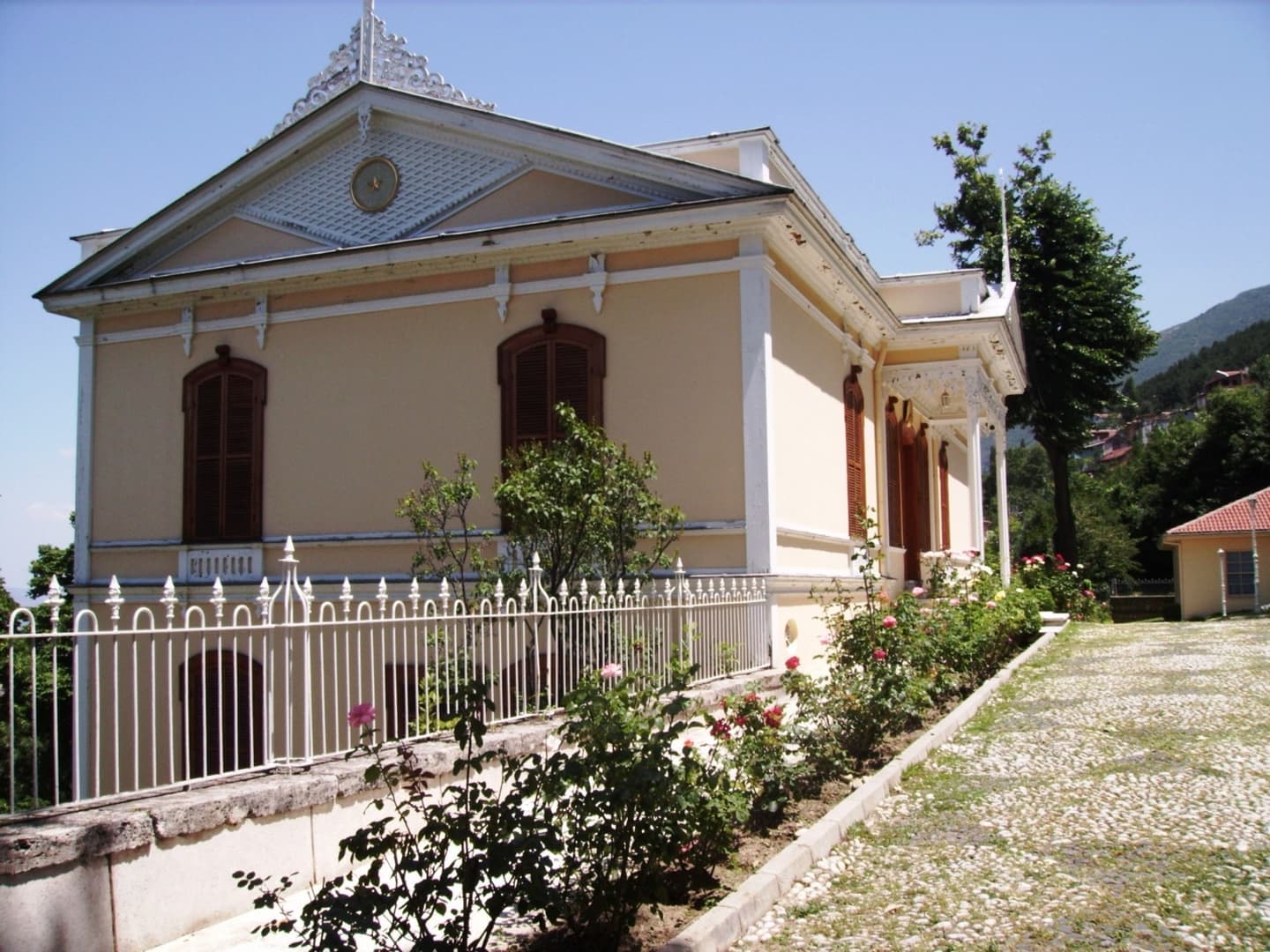 Hünkar Köşkü Müzesi: 19 Günde İnşa Edilen Saray, Atatürk Odaları ve Ziyaret Rehberi - Görsel 1