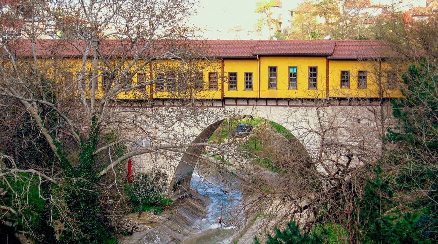 Historische Irgandı-Brücke: Eine der vier Basarbrücken der Welt & Kunstführer - Bild 4