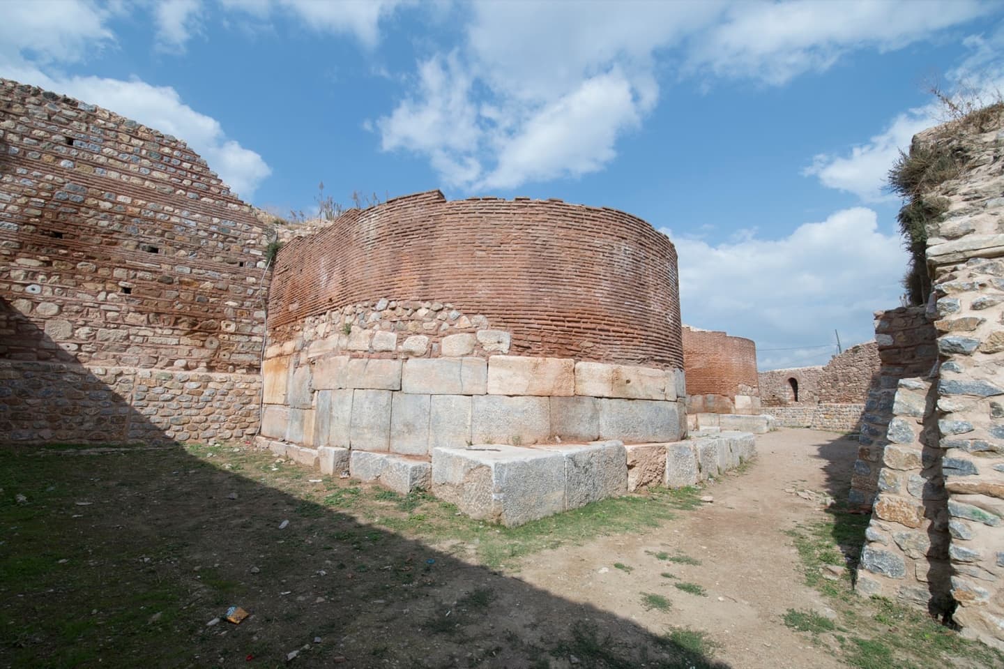 Antike Stadtmauern von Iznik & Lefke-Tor: 5 km langer römischer Festungswall - Bild 1