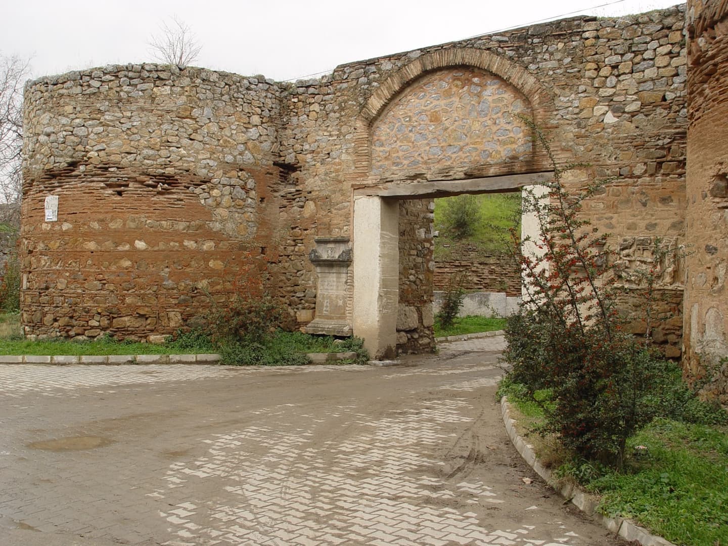 Antike Stadtmauern von Iznik & Lefke-Tor: 5 km langer römischer Festungswall - Bild 4