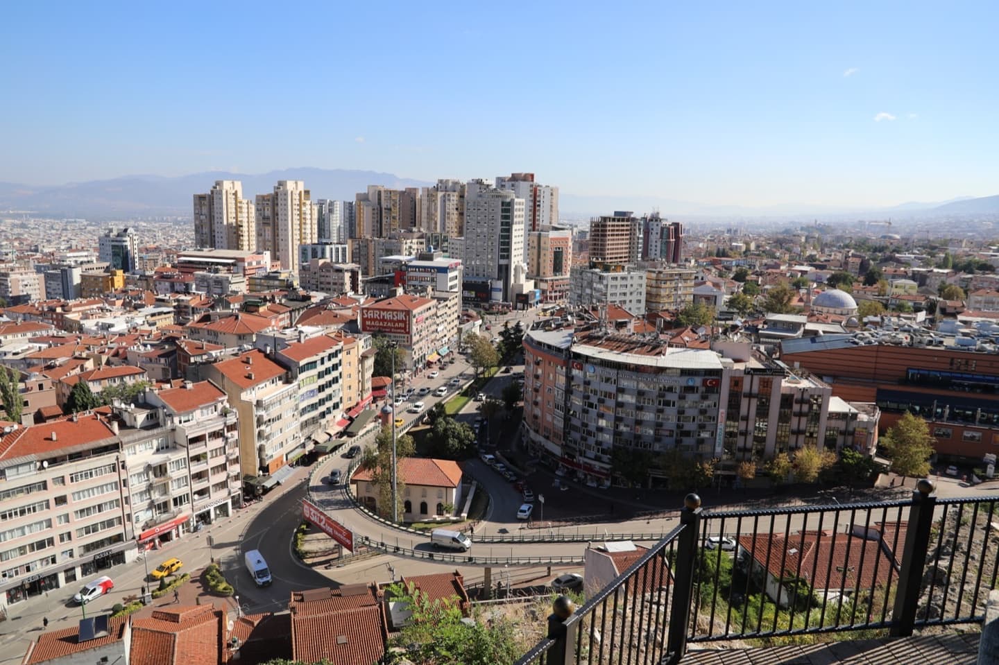 Bursa Tophane Park und historischer Uhrturm: Aussichtsterrasse & Reiseführer - Bild 3