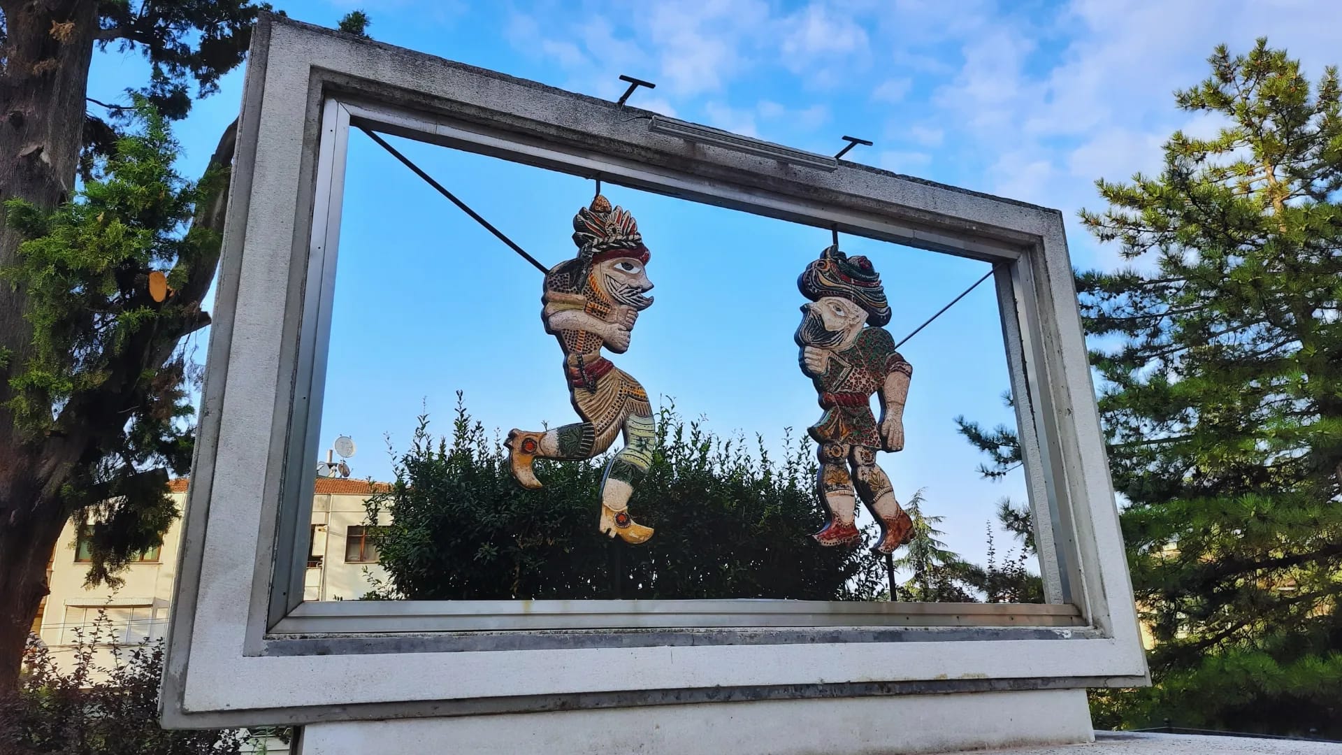 Karagöz Anıtı