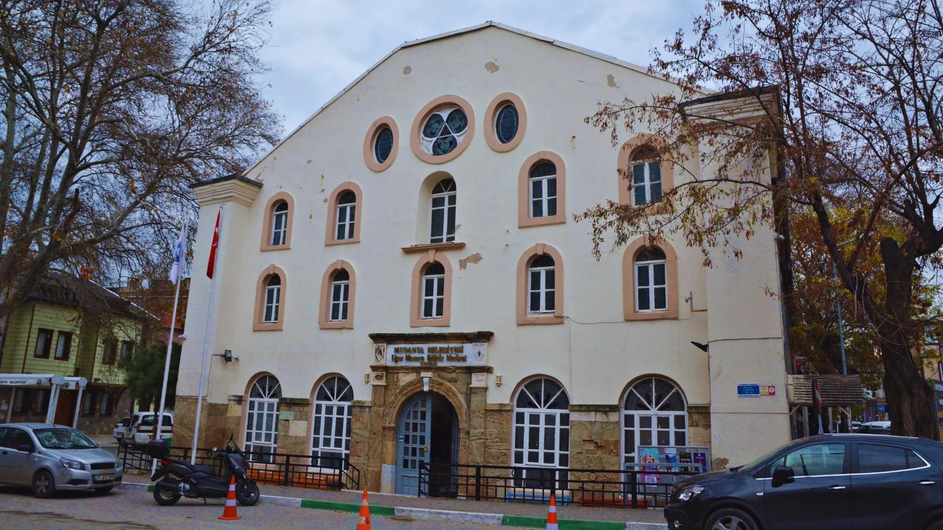 Mudanya Ortodoks Kilisesi (Uğur Mumcu Pusat Kebudayaan)