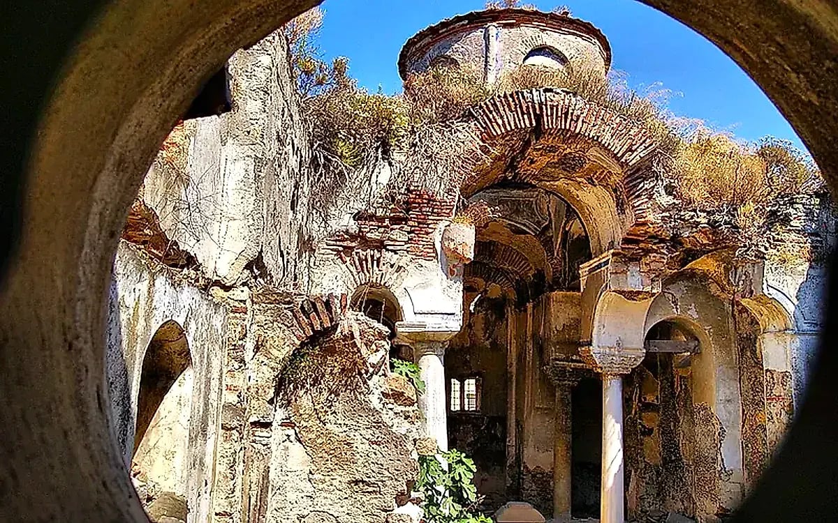 Insel Monastir-Helena-Konstantinos-Kloster - Bursa Gemlik Gezilecek Yerler