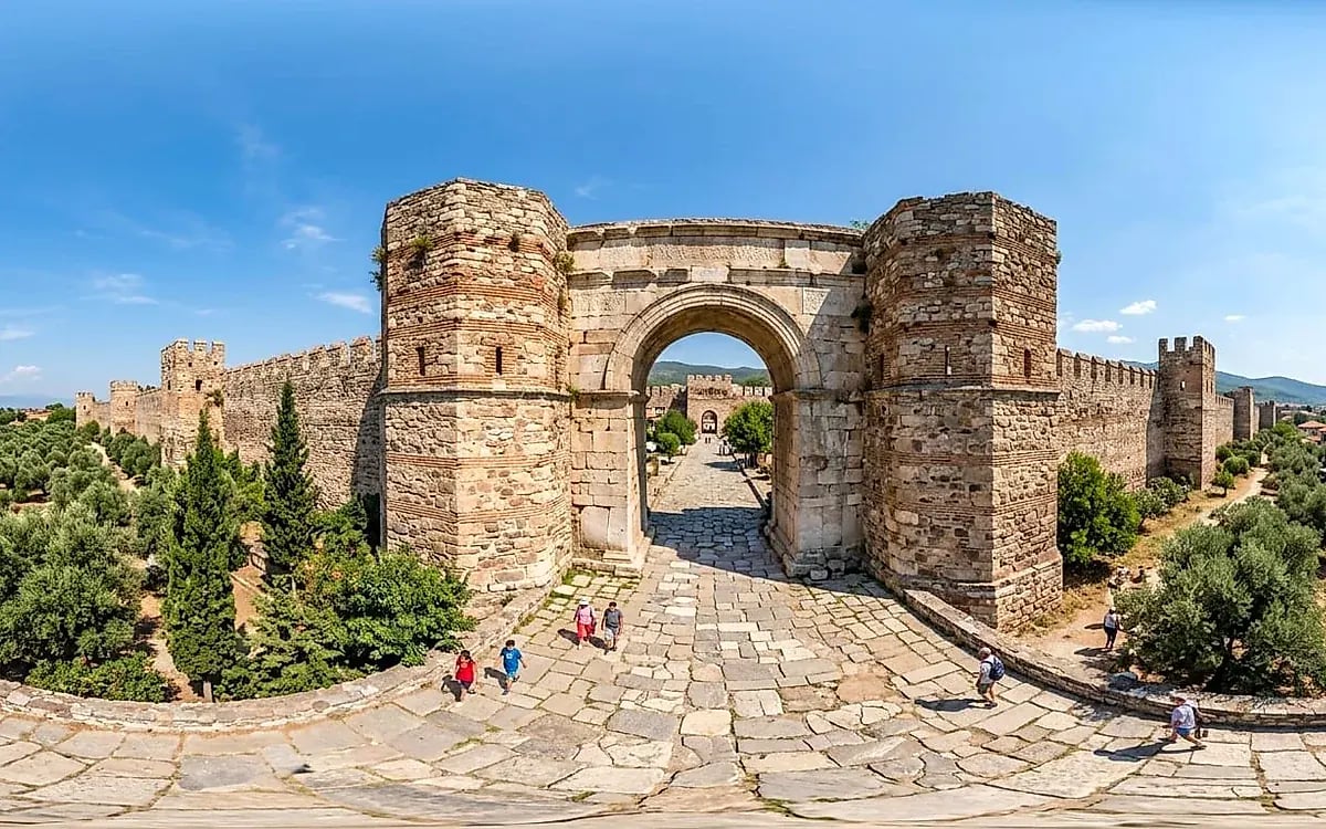 Antike Stadtmauern von Iznik & Lefke-Tor: 5 km langer römischer Festungswall - Bursa İznik Gezilecek Yerler
