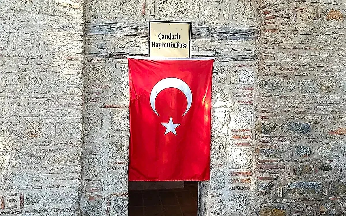 Lala Şahin Paşa Çocuk Bibliothek (Historische Medrese) - Bursa Osmangazi Gezilecek Yerler