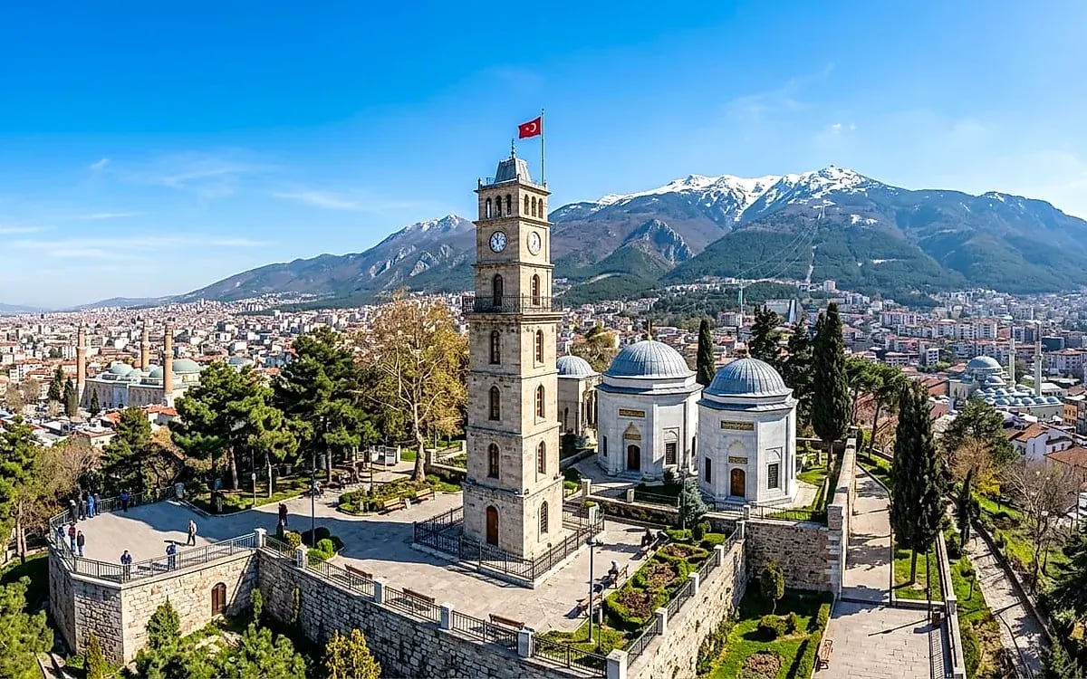 Bursa Tophane Parkı ve Tarihi Saat Kulesi: Panoramik Seyir Terası ve Ziyaret Rehberi - Bursa Osmangazi Gezilecek Yerler