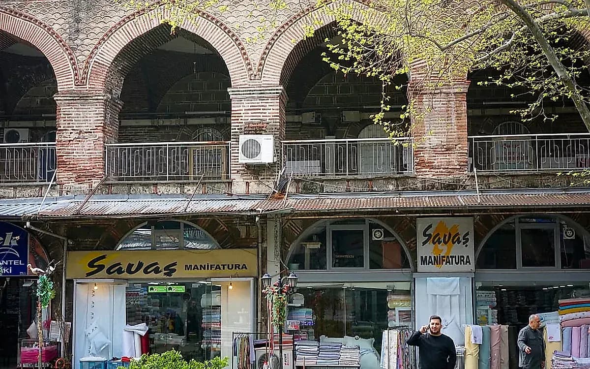 Tarihi İpek Han (Faytoncular Hanı)