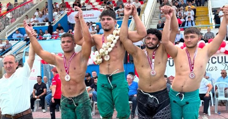 Büyükşehir Belediyesporlu güreşçilerden 8 madalya, 2 kupa!